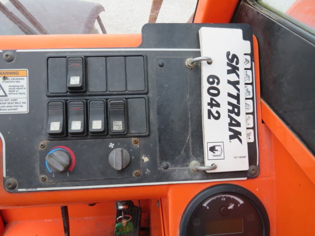 Used 2015 SKYTRAK 6042 Telehandler Forklift