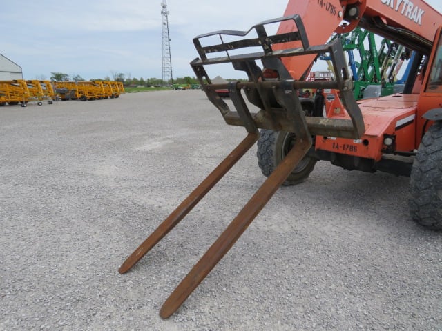 Used 2015 SKYTRAK 6042 Telehandler Forklift