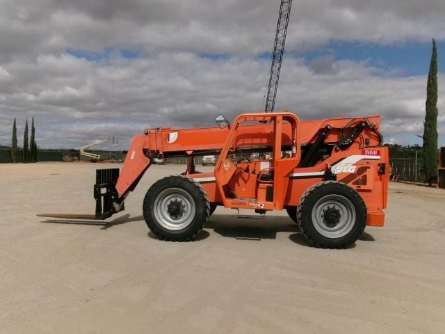 Used 2015 SKYTRAK 6042 Telehandler Forklift