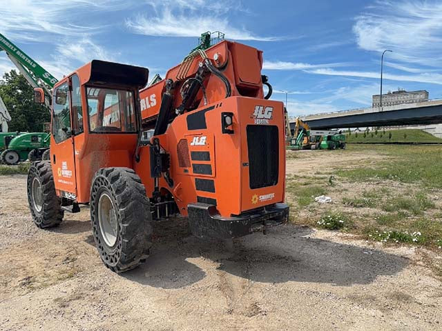 Used 2016 SKYTRAK 6042 Telehandler Forklift