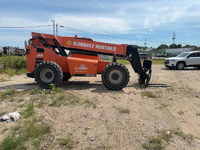 Used 2016 SKYTRAK 6042 Telehandler Forklift