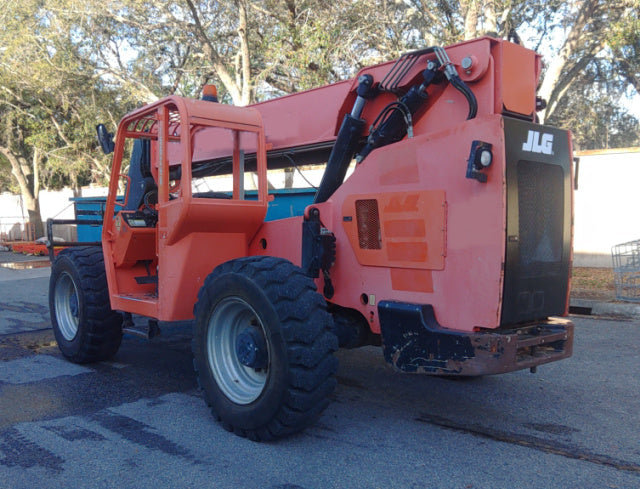 Used 2016 SKYTRAK 8042 Telehandler Forklift