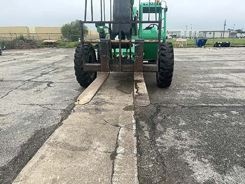Used 2017 SKYTRAK 6042 Telehandler Forklift
