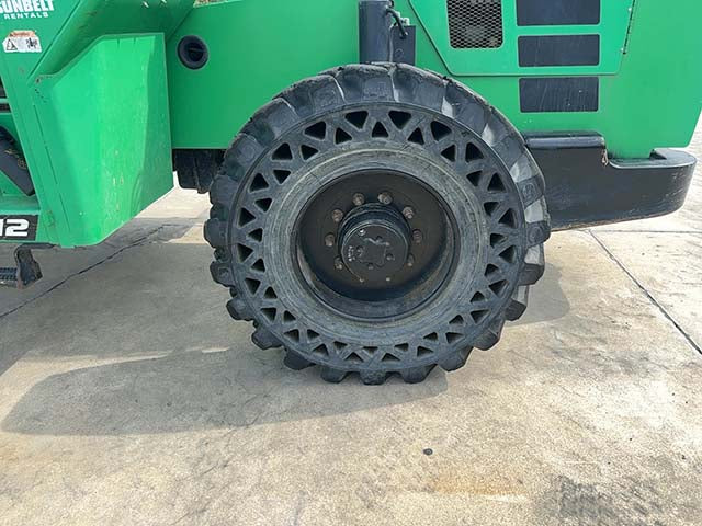 Used 2017 SKYTRAK 8042 Telehandler Forklift