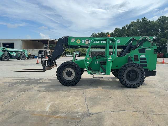 Used 2017 SKYTRAK 8042 Telehandler Forklift