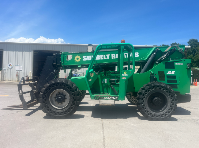 Used 2017 SKYTRAK 8042 Telehandler Forklift