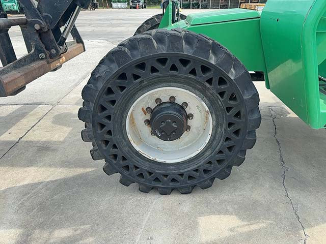 Used 2017 SKYTRAK 8042 Telehandler Forklift