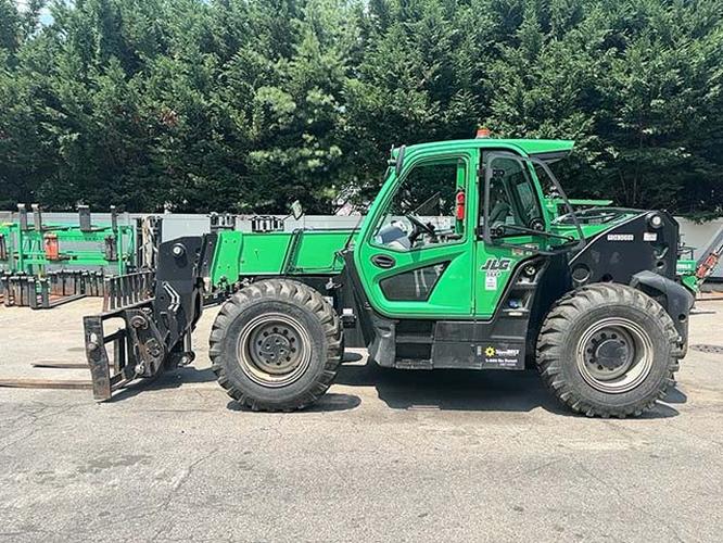 Used 2017 JLG 1644 Telehandler Forklift, photo 2