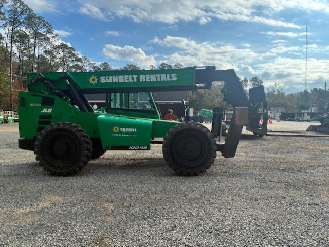Used 2017 SKYTRAK 10042 Telehandler Forklift