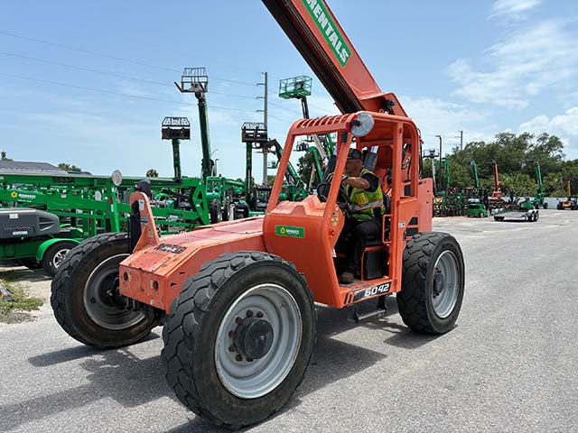 Used 2017 SKYTRAK 6042 Telehandler Forklift