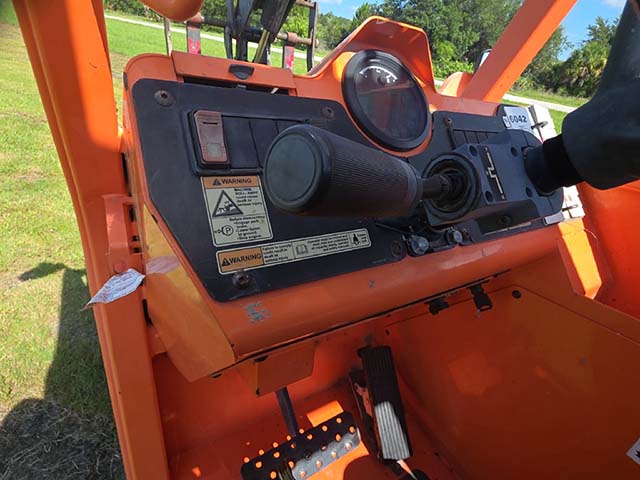 Used 2018 SKYTRAK 6042 Telehandler Forklift