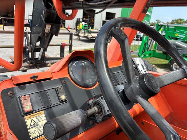 Used 2017 SKYTRAK 6042 Telehandler Forklift