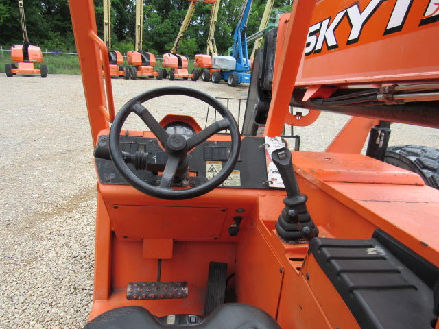 Used 2018 SKYTRAK 8042 Telehandler Forklift