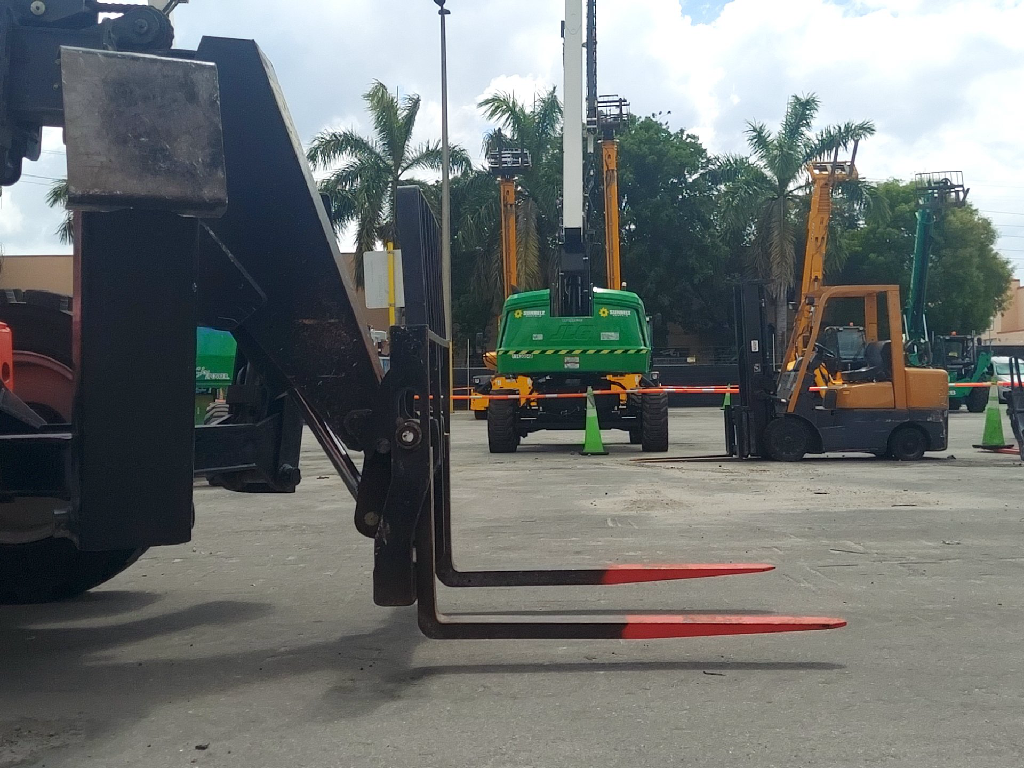 Used 2019 SKYTRAK 10054 Telehandler Forklift