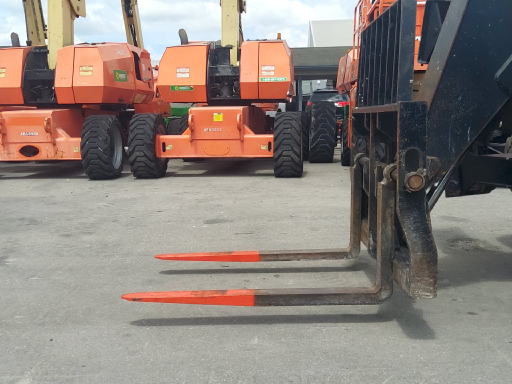 Used 2019 SKYTRAK 10054 Telehandler Forklift