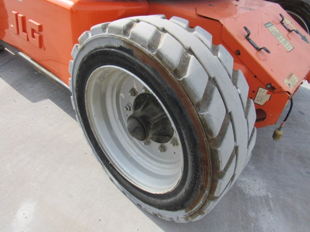 Used 2013 JLG E450AJ Articulating Boom Lift