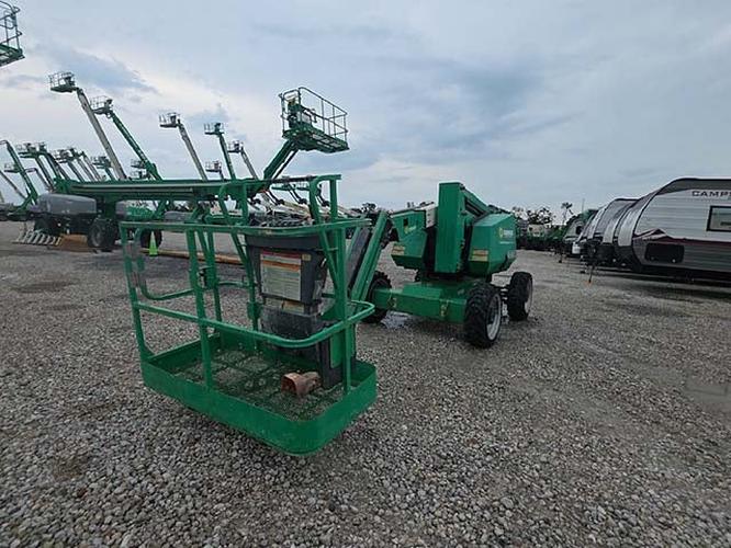 Used 2016 JLG 340AJ Articulating Boom Lift, photo 2