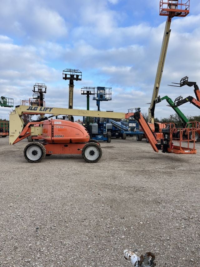 Used 2017 JLG 600AJ Articulating Boom Lift