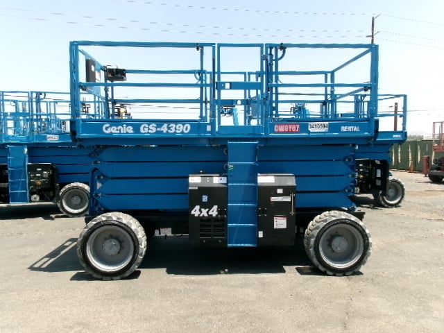 Used 2022 GENIE GS-4390 RT Scissor Lift