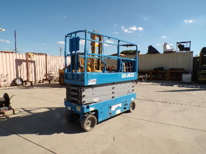 Used 2019 GENIE GS-2632 Scissor Lift, photo 5