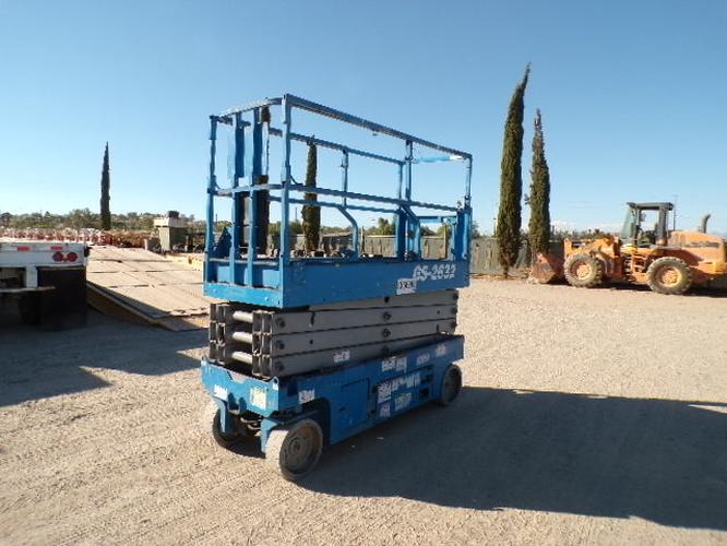 New 2019 GENIE GS-2632 Scissor Lift, photo 4