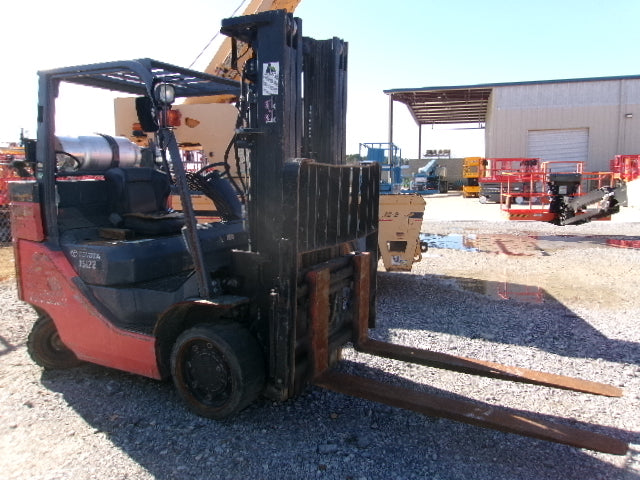 Used 2014 TOYOTA 8FGC35U-BCS Straight Mast Forklift