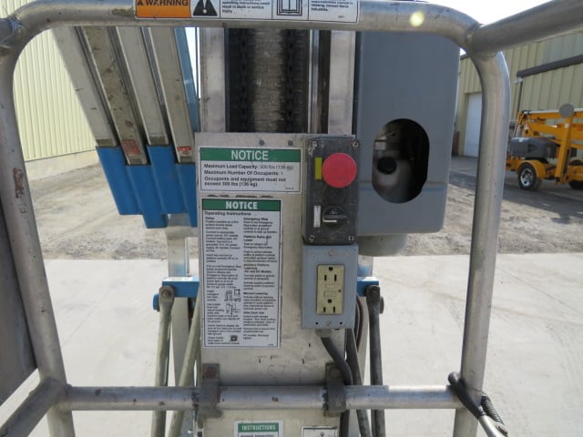 Used 2009 GENIE AWP-40S Aerial Work Platform