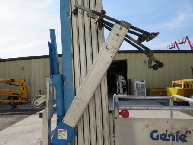 Used 2009 GENIE AWP-40S Aerial Work Platform