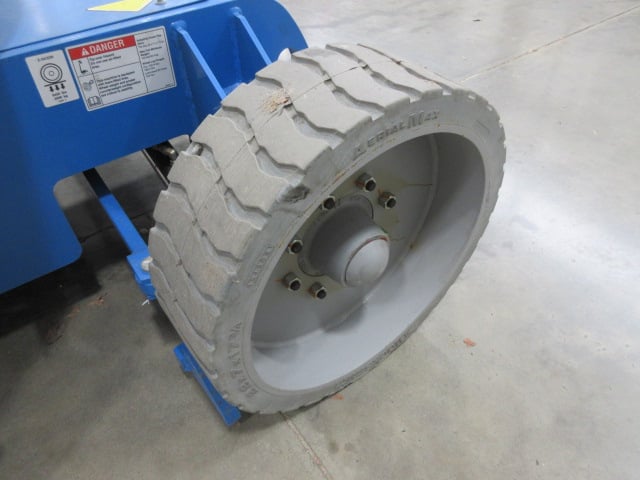 New 2025 GENIE Z-34/22N Articulating Boom Lift