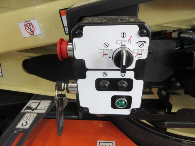 New 2026 JLG X600AJ Tracked-Drive Boom Lift