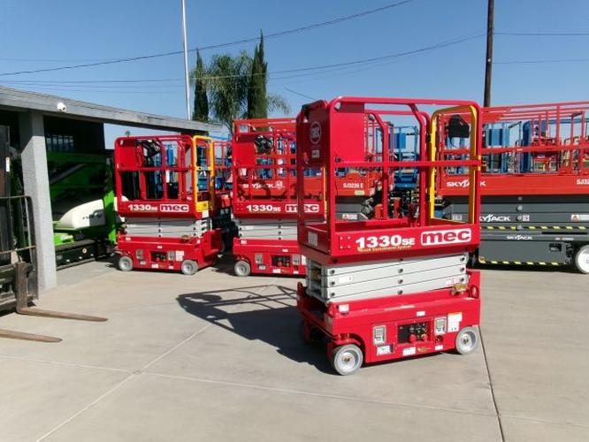 New 2026 MEC 1330 SE Scissor Lift, photo 2