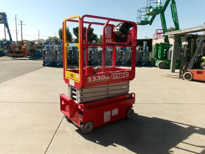 New 2026 MEC 1330 SE Scissor Lift, photo 5