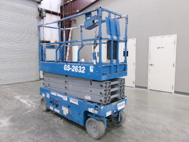 Used 2018 GENIE GS-2632 Scissor Lift, photo 2