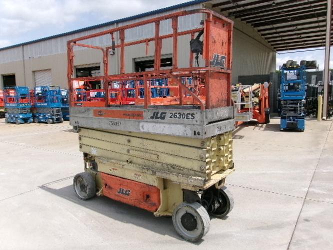 Used 2005 JLG 2630ES Scissor Lift, photo 2