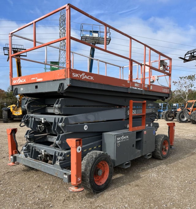 Used 2013 SKYJACK SJ9250 RT Scissor Lift