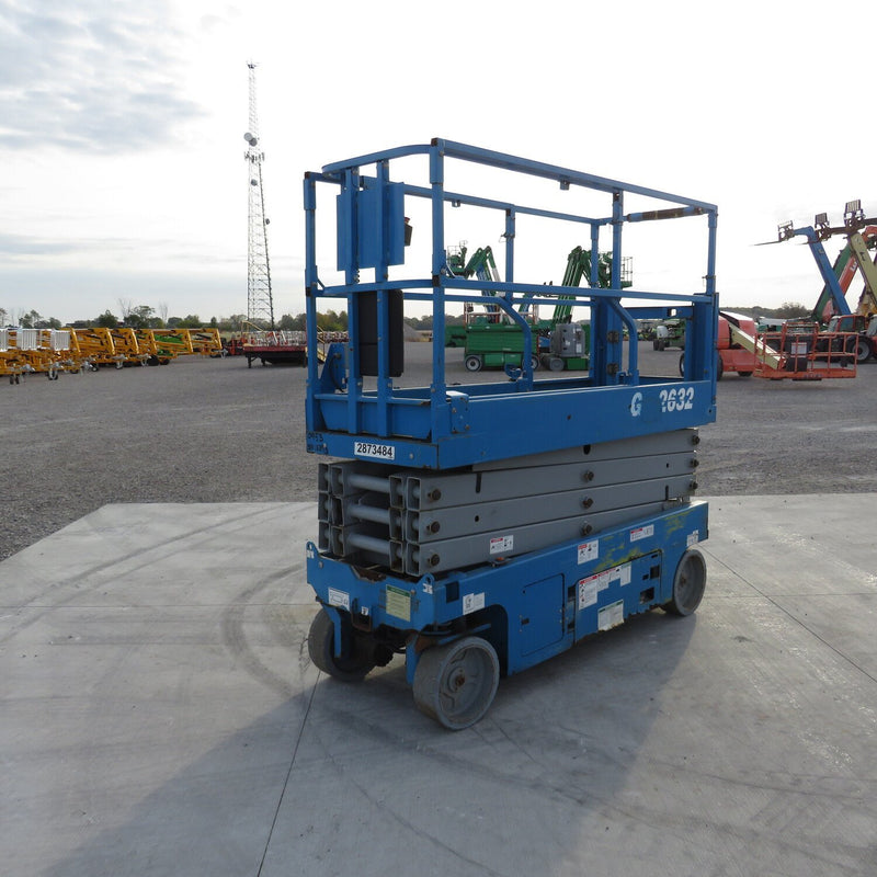 Used 2019 GENIE GS-2632 Scissor Lift, photo 2