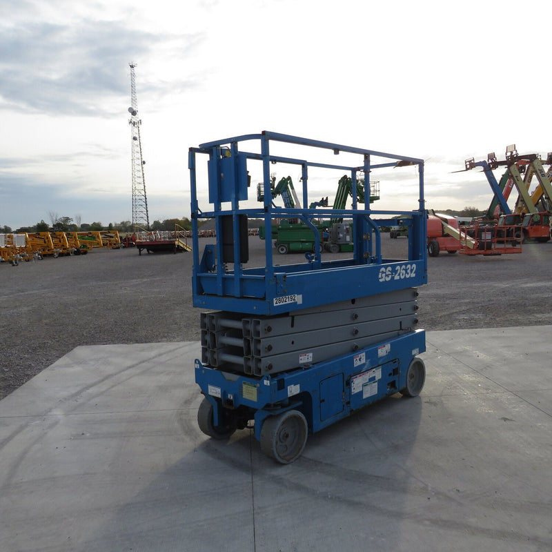 Used 2019 GENIE GS-2632 Scissor Lift, photo 2