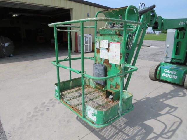 Used 2016 GENIE Z-30/20N RJ Articulating Boom Lift