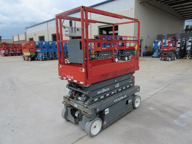Used 2020 SKYJACK SJ3219 Scissor Lift, photo 2