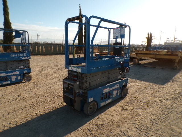 Used 2018 GENIE GS-1930 Scissor Lift, photo 2