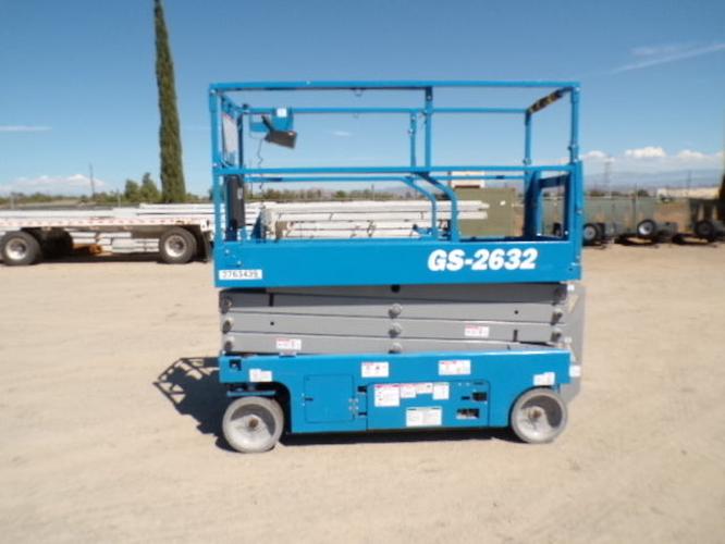 Used 2019 GENIE GS-2632 Scissor Lift, photo 4