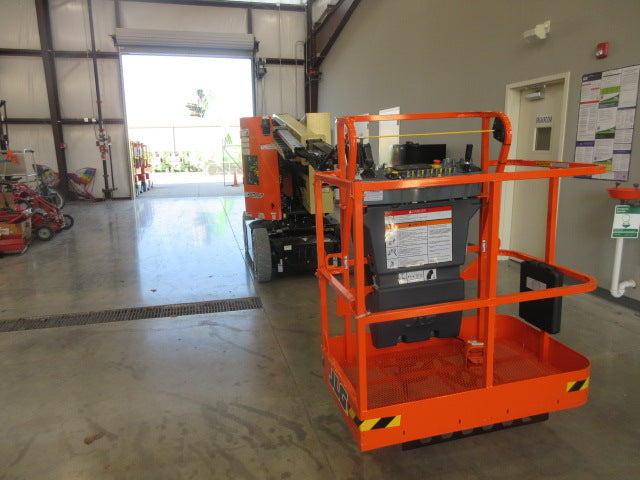 New 2025 JLG E300AJP Articulating Boom Lift