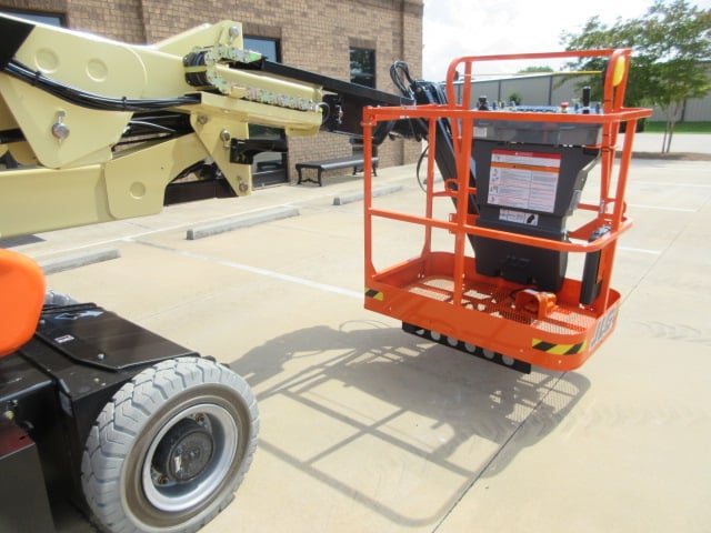 New 2026 JLG E400AJPN Articulating Boom Lift
