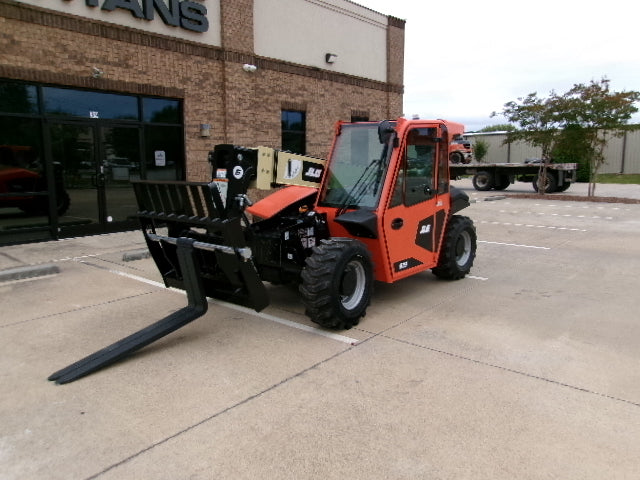 NEW 2026 JLG 519 Telehandler Forklift