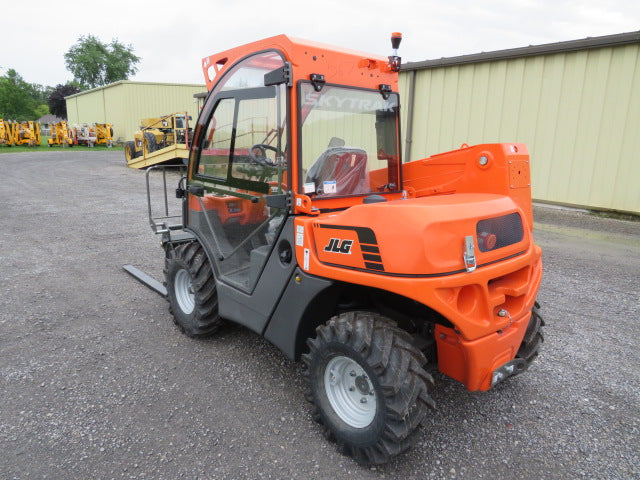 New 2025 SKYTRAK 3013 Telehandler Forklift