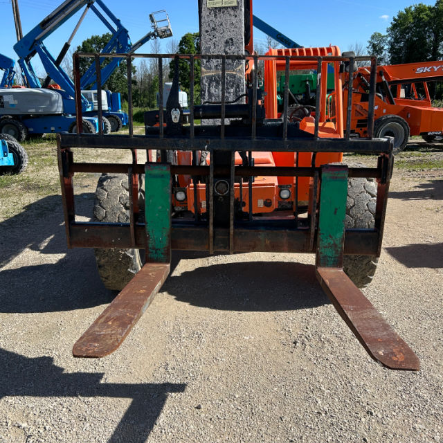 Used 2016 SKYTRAK 8042 Telehandler Forklift