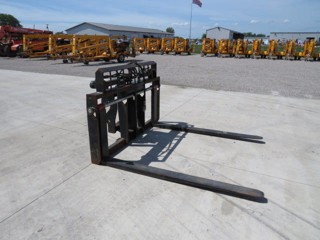 SKYJACK 90-DEGREE SWING CARRIAGE Used Telehandler Attachment