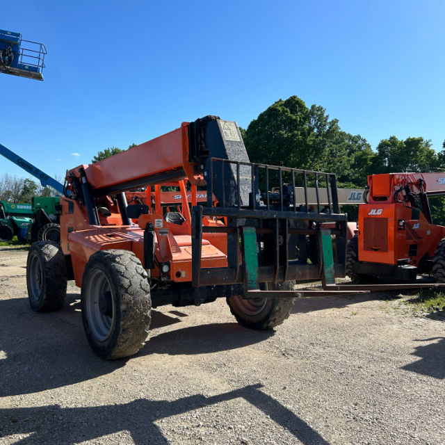 Used 2016 SKYTRAK 8042 Telehandler Forklift