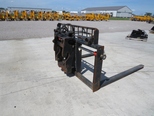 SKYJACK 90-DEGREE SWING CARRIAGE Used Telehandler Attachment