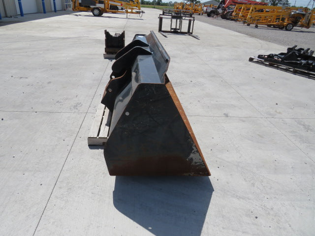 SKYJACK QT 96” BUCKET ATTACHMENT Used Standard Telehandler Quick-Attach